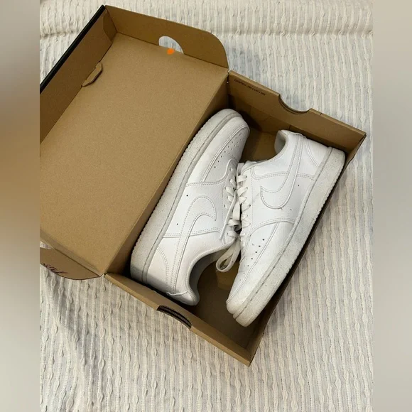 WOMANS NIKE COURT VISION LO NN - Picture 1 of 10